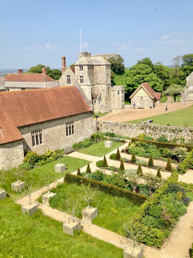 Carisbrooke Castle